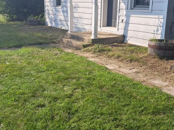8784 W Bracken Rd, Huntington, IN 46750