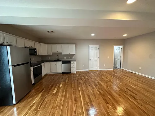 180 Spring St #2 Photo 1