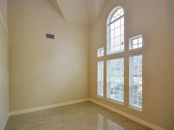 5th image of 13607 Cottage Arbor Ct
