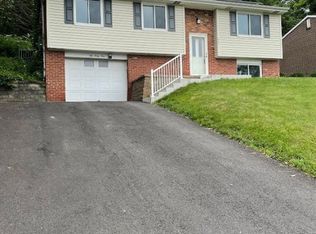 241 Willow Dr, Monroeville, PA 15146