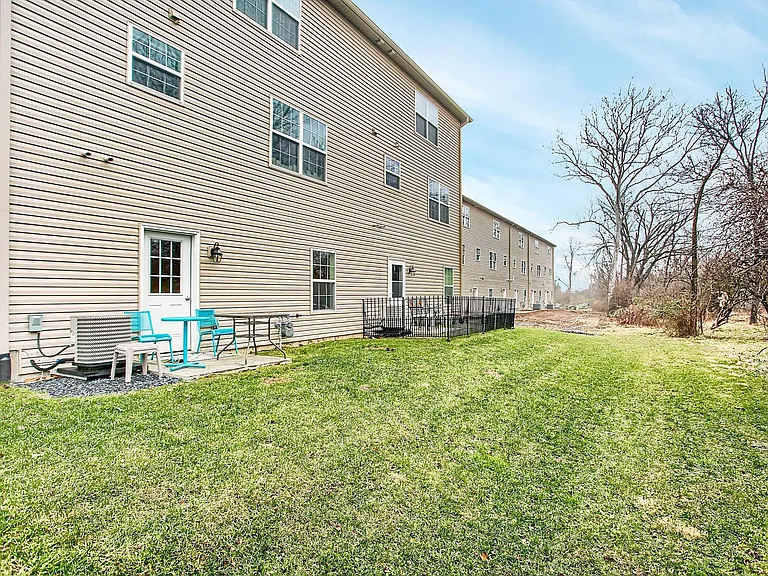32 Parker Spring Ave — Photo 4
