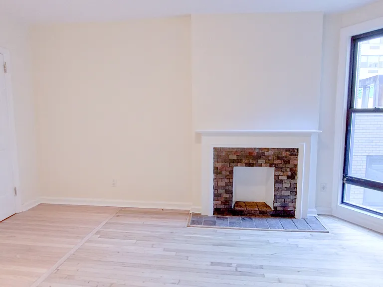 152 E 84th St #2I — Photo 3