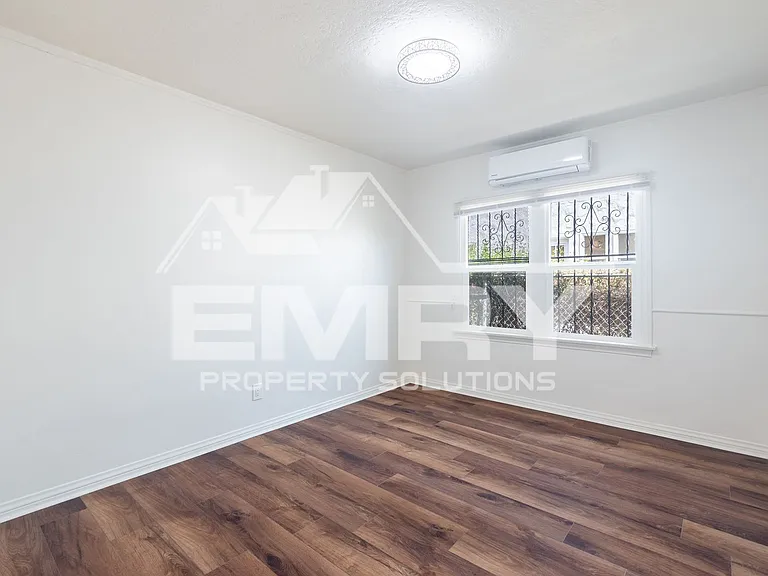 8930 S Hobart Blvd — Photo 24