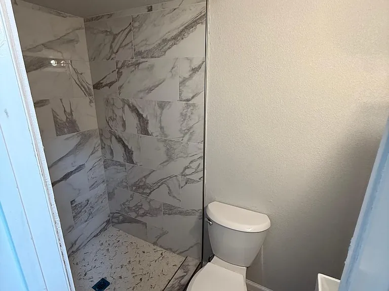 758 Bethpage Ave — Photo 30