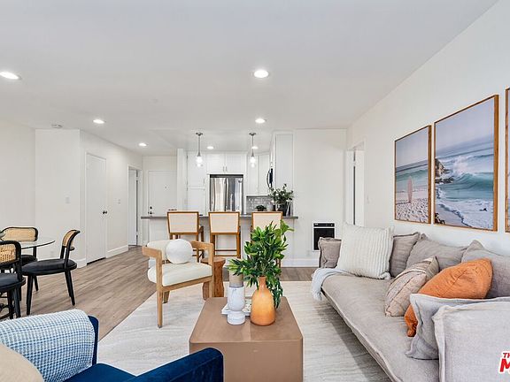 5th image of 16 Quarterdeck St Unit 201
