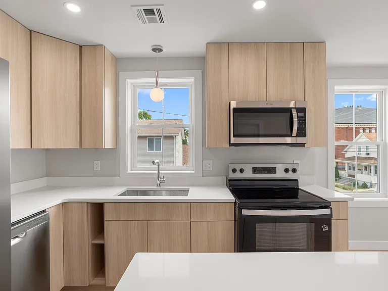 90 Berkshire St #3 — Photo 10