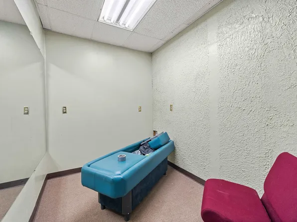 510 43rd Street image 27 of 32