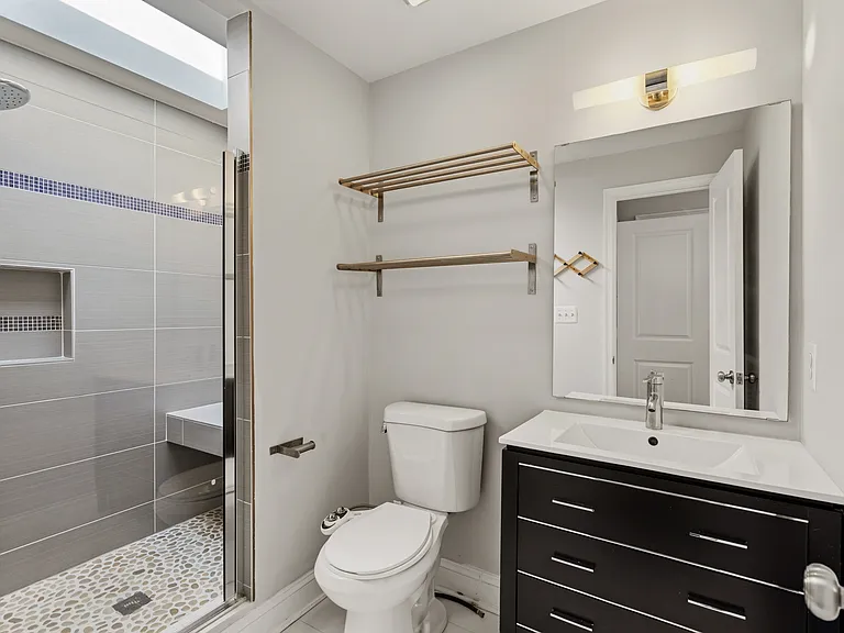 412 S East Ave — Photo 30
