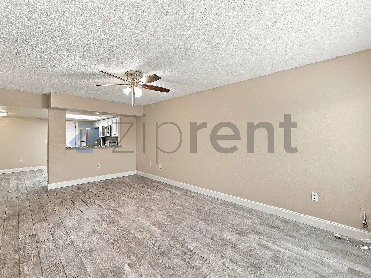 2 bed, 1.5 bath, 1150 sqft, $1,595 — Photo 2