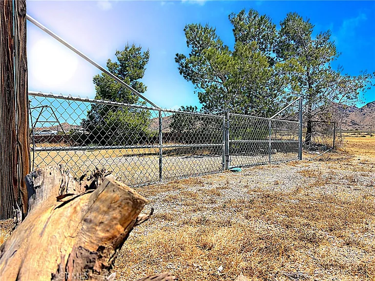 17601 Sycamore Ln — Photo 30