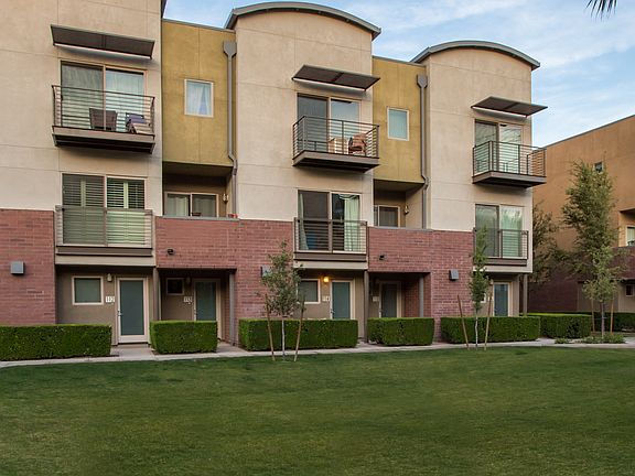3rd image of 525 W Lakeside Dr Unit 114