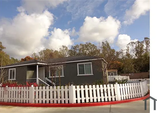 408 Palm Ave — Photo 5