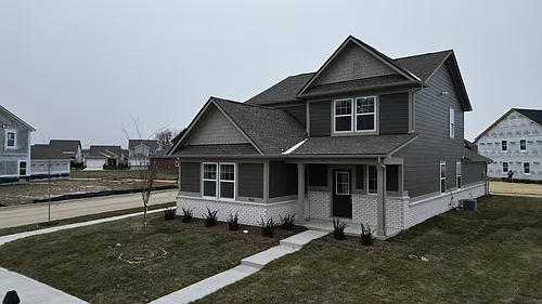 532 Lincoln Cir W Photo 1
