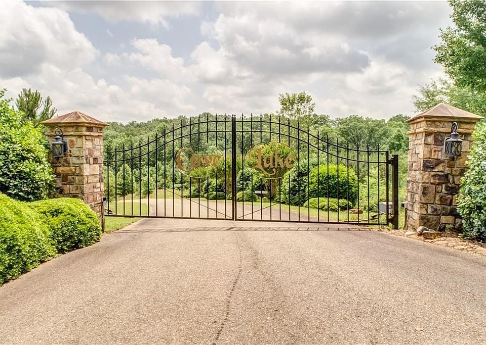 1st image of 303 Cove Lake Dr