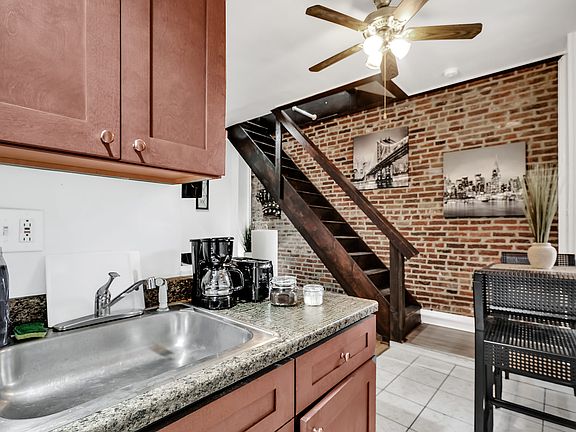 5th image of 1121 Spruce St #11499931