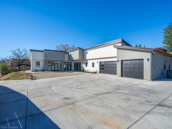 4th image of 1835 Lakeside Dr