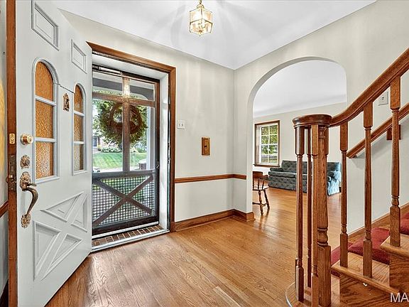 3rd image of 722 Glenvista Pl