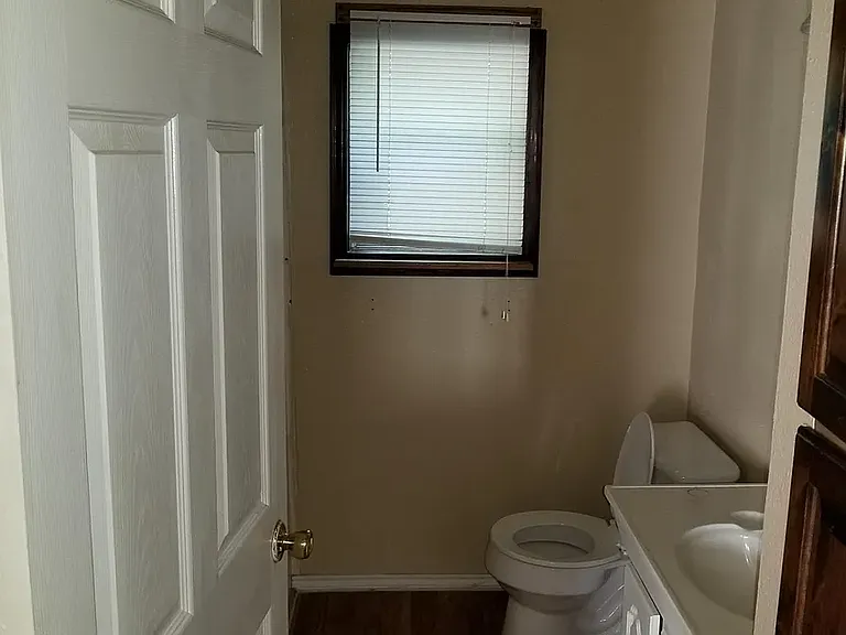 222 Bryan St — Photo 2