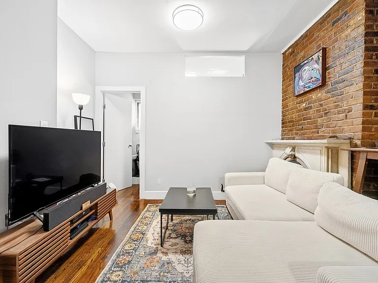 326 W 23rd St #3F — Photo 2