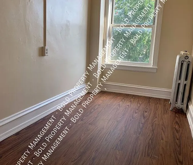 827 Chestnut St #2 — Photo 4