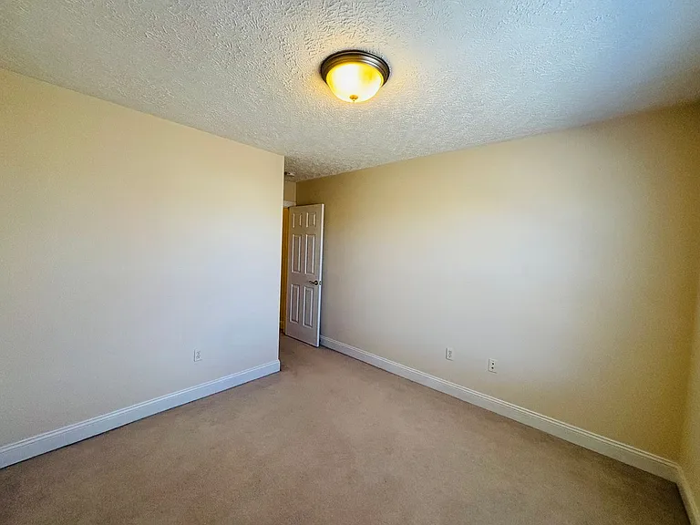 385 Oak Tree Blvd NW — Photo 17