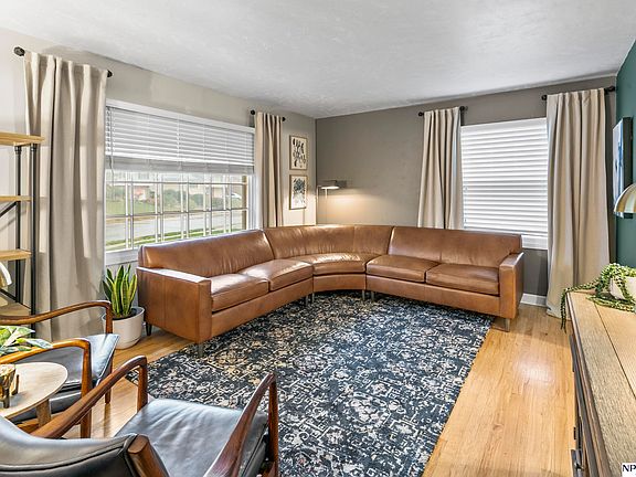 3rd image of 9103 Meadow Dr