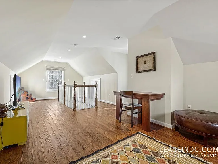 4927 Eskridge Ter NW — Photo 31