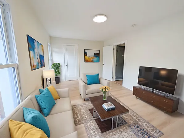 59 Carrick Ave #3, Hamilton, ON L8M 2W4