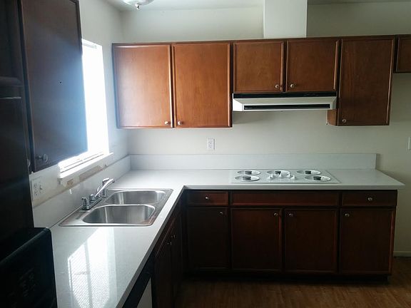 2nd image of 613 Bloomingfield Ln