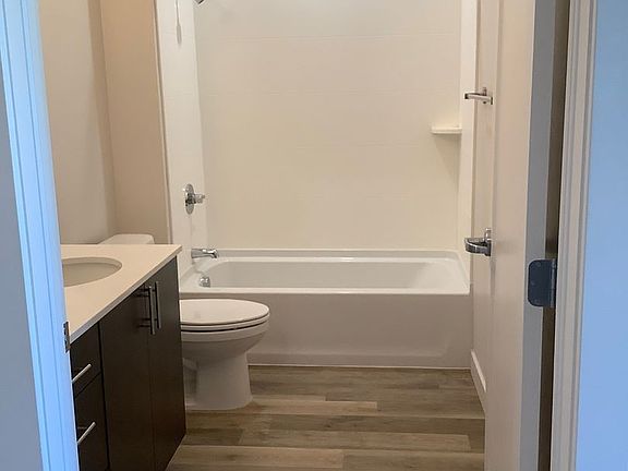 5th image of 110 Harris St #110