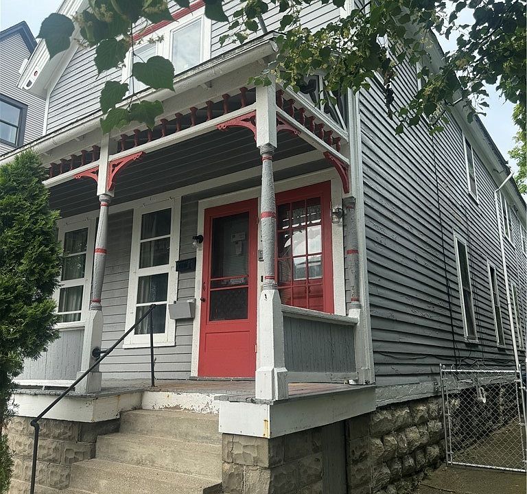 1st image of 35 Livingston St