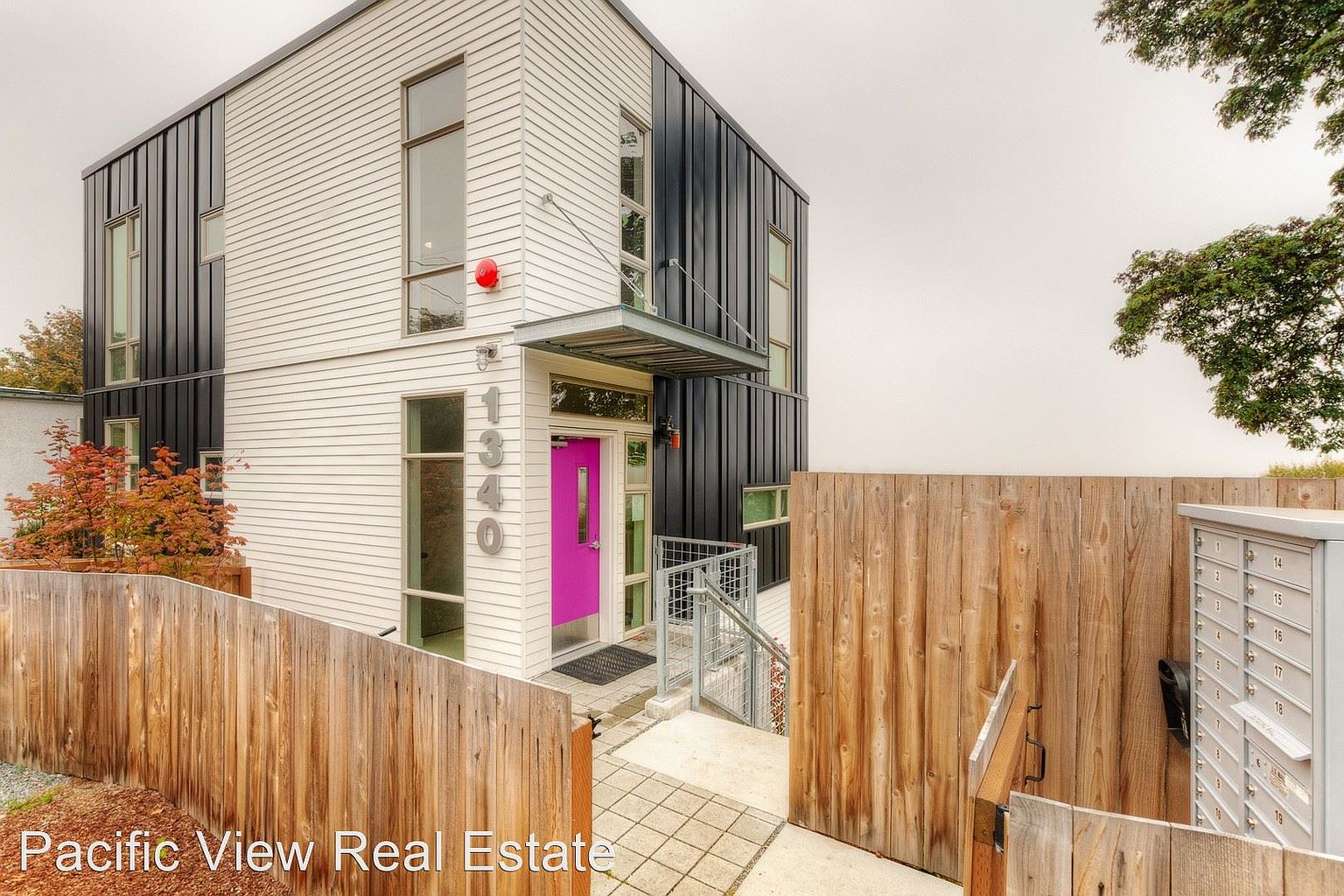 1340 15th Ave S Apartment Rentals Seattle Wa Zillow