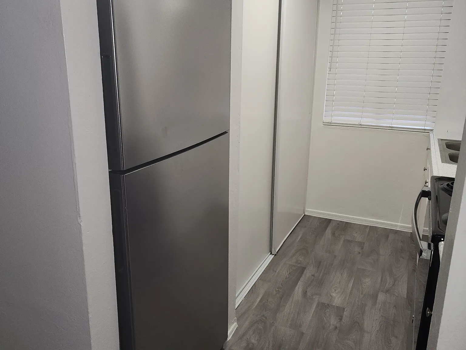 2 bed, 890 sqft, $1,300 — Photo 4