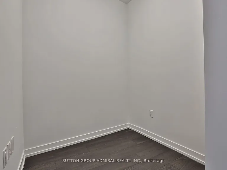 8868 Yonge St #207E — Photo 12
