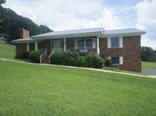 305 Raventree Dr, Kingsport, TN 37664