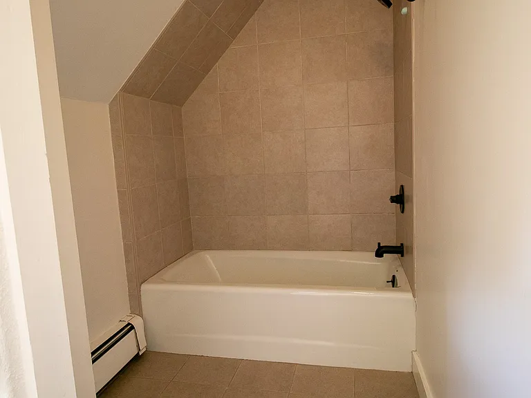 1600 Spring Valley Rd — Photo 11