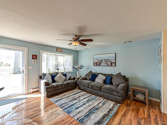 3rd image of 869 Udall Road