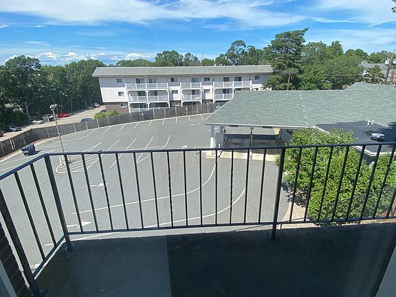 5th image of 225 Independence Ave APT 32