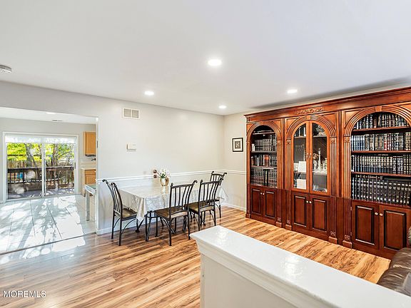 5th image of 55 Waterview Drive #1000