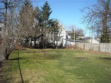 4th image of 1184 Summit Ave