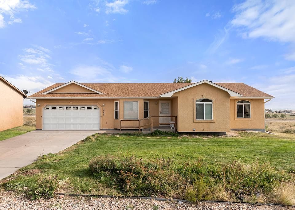 1st image of 1042 S Honeysuckle Dr