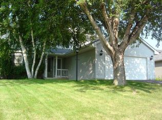 983 Kettle Creek Rd, Eagan, MN 55123