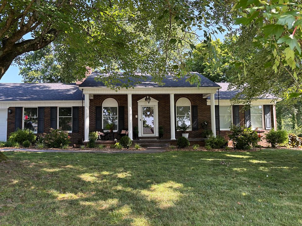 1st image of 103 Green Hill Park Dr