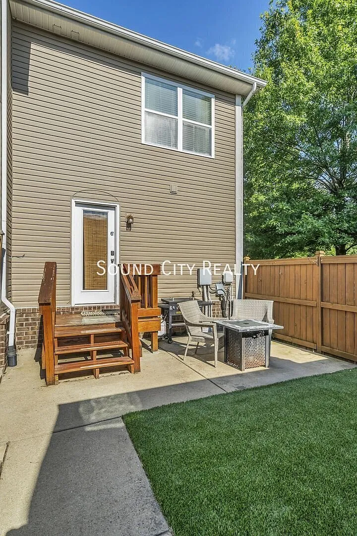 Hermitage Townhome in Villages of Riverwood community. 2BR 2.5BA one car garage, small dog ok, fe... — Photo 4