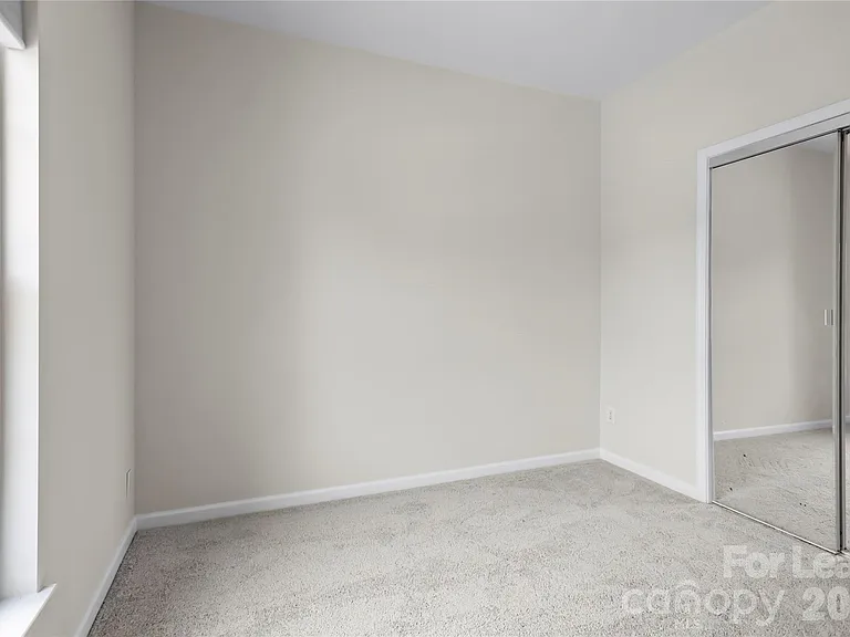 417 Armour St — Photo 33