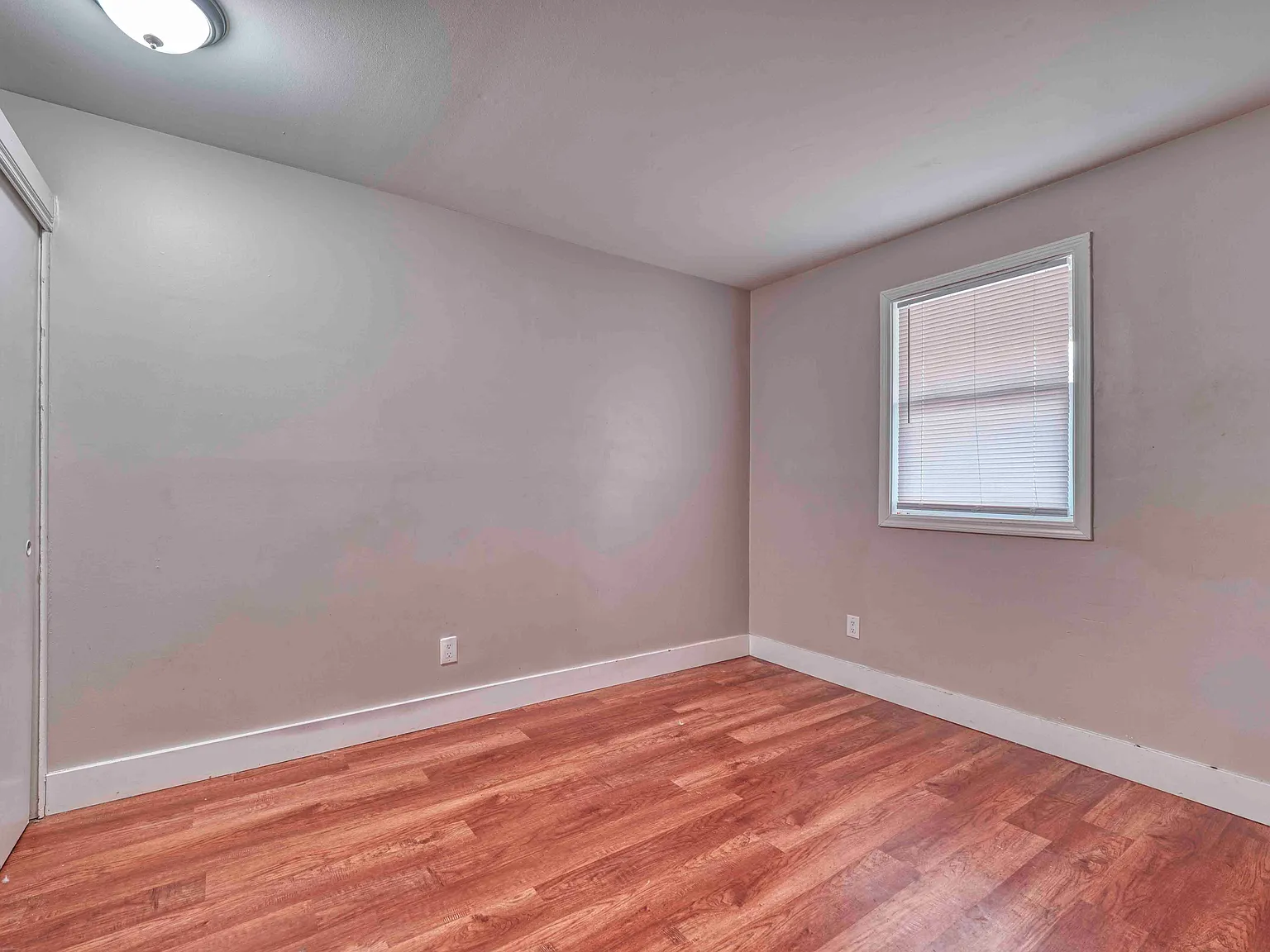 2 bed, 700 sqft, $950 — Photo 4
