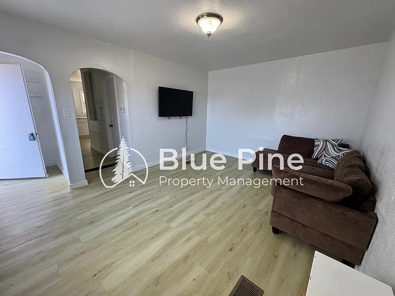 1 bed, 1.0 bath, 684 sqft, $895 — Photo 4