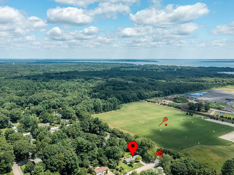7 Jay Dr — Photo 3
