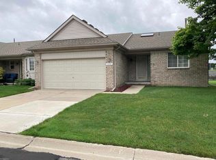 41191 Greenspire Dr, Clinton Township, MI 48038