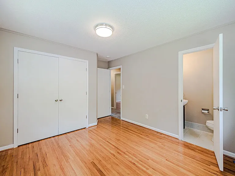 6814 Barrington Dr — Photo 13
